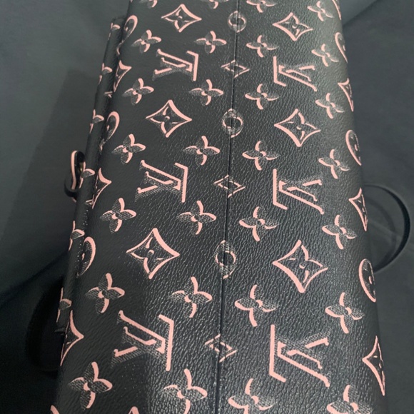 Louis Vuitton Onthego MM - Picture 9 of 9